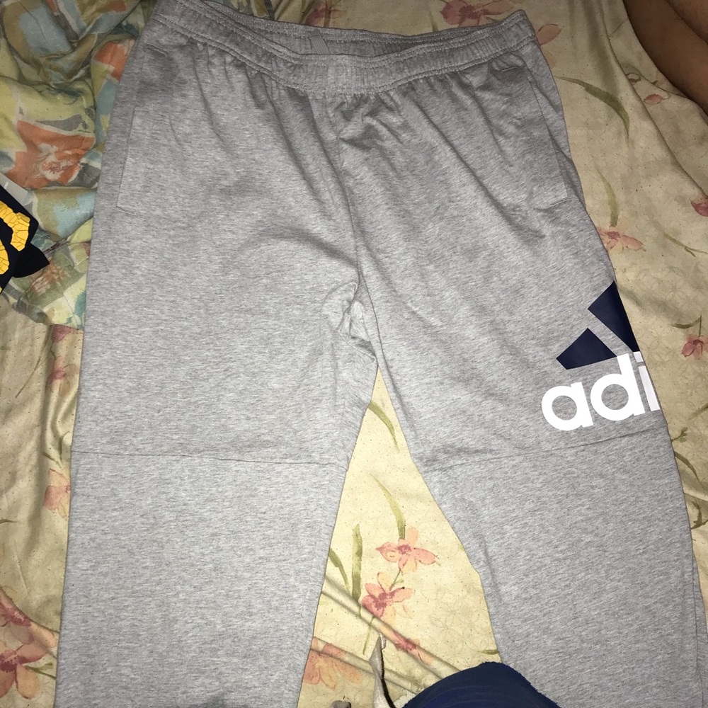 Addis’s long pants XL